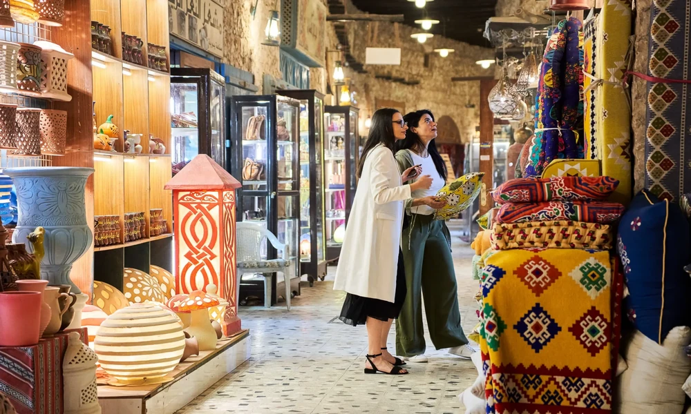 Travel-Friendly Hair Styling in Qatar: Using Clip-In Extensions With Short Natural Hair